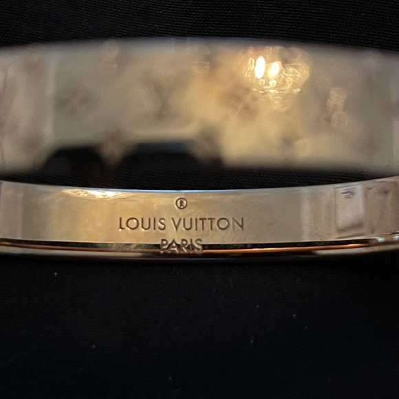 LOUIS VUITTON NANOGRAM CUFF - Picture 3 of 8